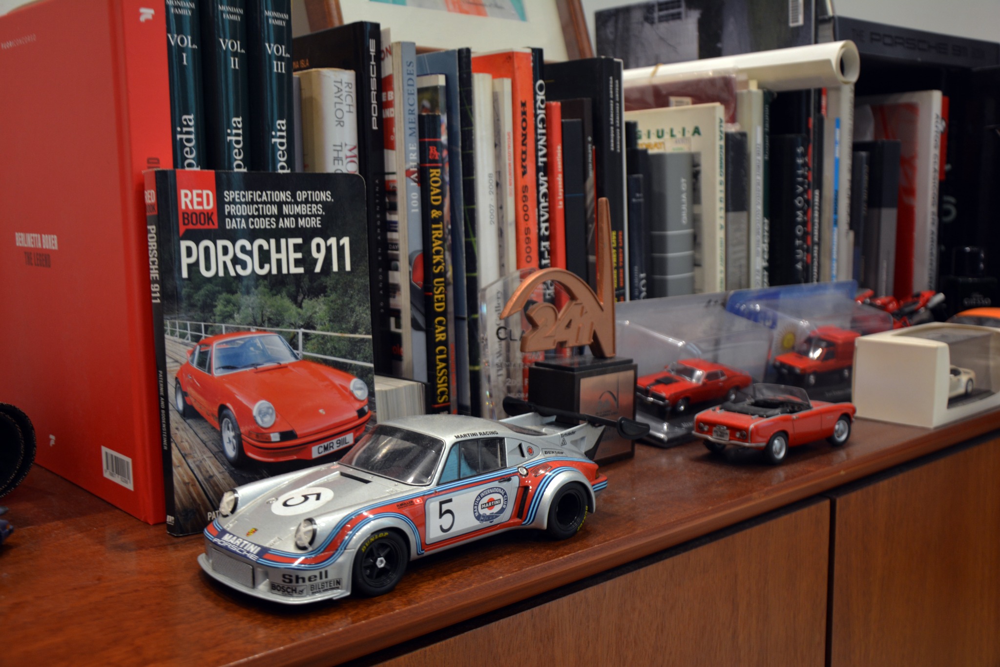 Biblioteca y objetos automotrices de MultiMotors