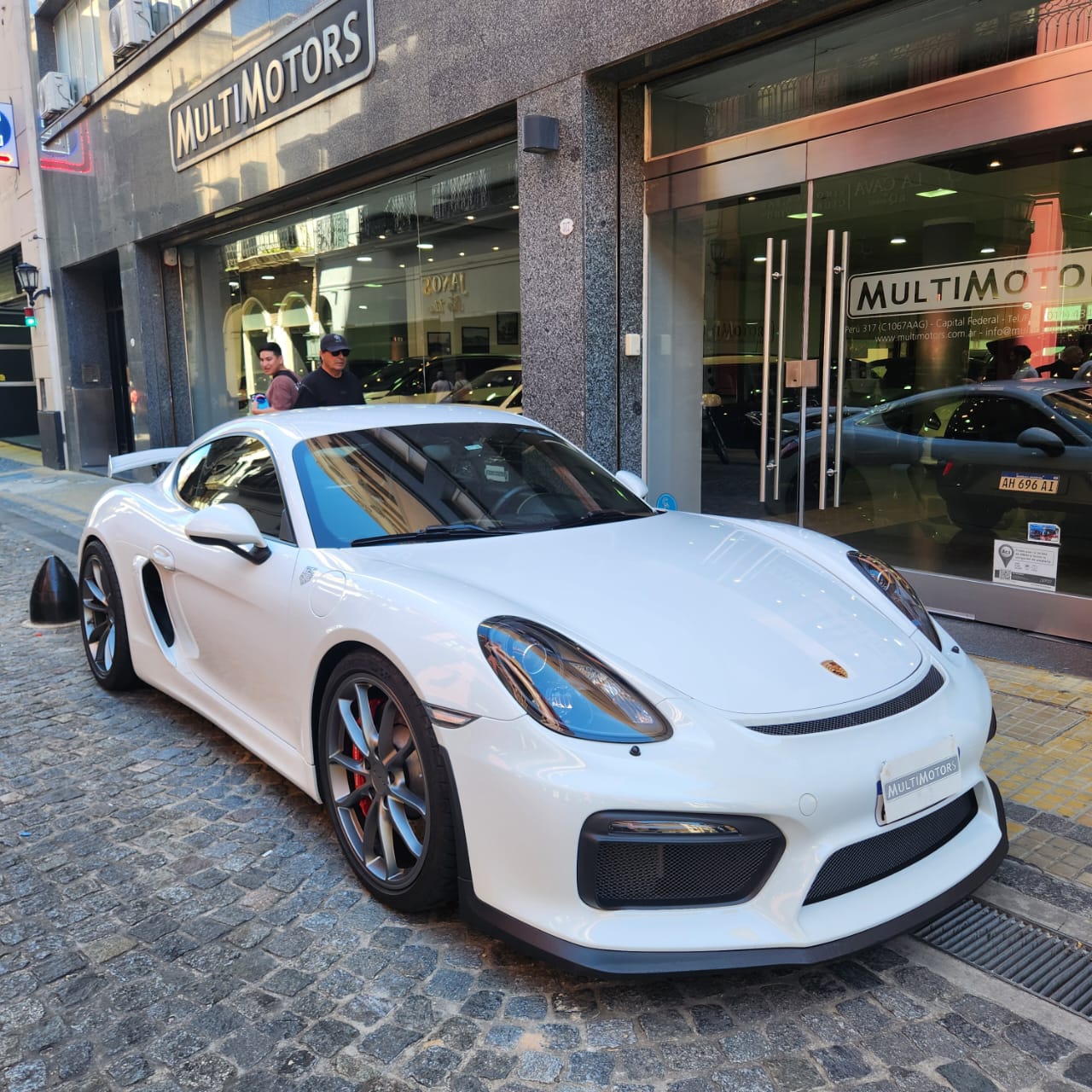 Porsche Cayman GT4